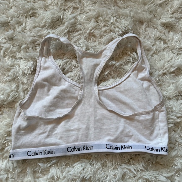 White Calvin Klein sports bra - Picture 2 of 3